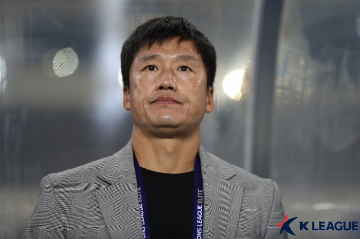 Lee Jung-hyo, who was furious about 'Why kick a long ball', was quite good after the game' Thumbs up