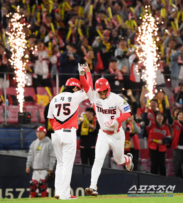 'As expected, Gwangju Superstar' MVP reservation, even hit his first home run in the Korean Series