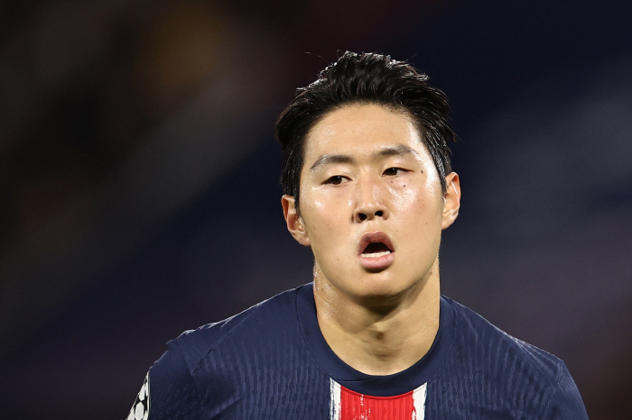 'Fake No. 9 tactics completely failed' Lee Kang-in's shock lowest rating exploded, and French media criticized him