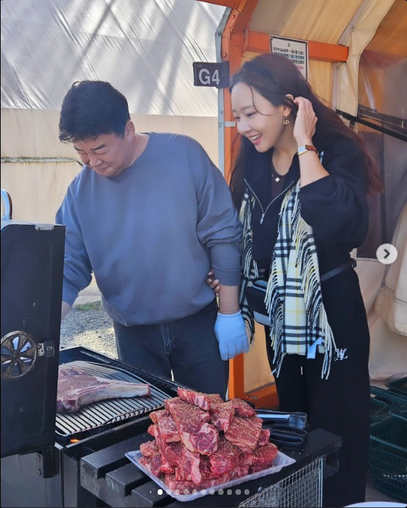 Soyoujin, bragging about the even beef grilled by '♥Jongwon Baek''My husband is cool'