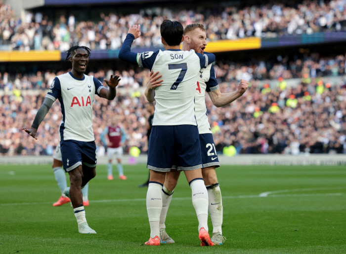 ''This makes sense' '1 goal-1 starting point-1 own goal' EPL's best 11 without Son Heung-min, 'Legendary Eyes' again, BBC →'takes all'