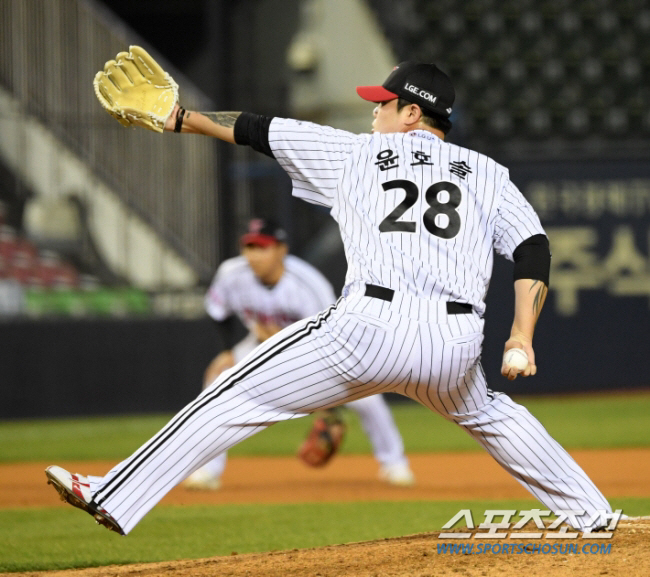 Veteran catcher Huh Do-hwan leaves LG. FA compensation Yun Ho-sol is also excluded.