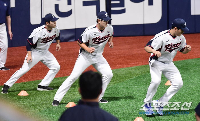 'Kim Taeyeon, Park Younghyun, Kim Seohyun, Jeong Haeyoung...' Ryu Joong Il-ho's change of thoughts. Unnerving starter → Challenge to the semifinals with the strongest bullpen 