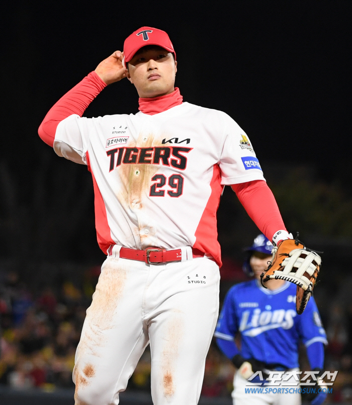 The KIA lineup, which remained unchanged until Game 3 of 'excluding Choi Hyung-woo Kim Sun-bin No. 2', changed. Why on earth?