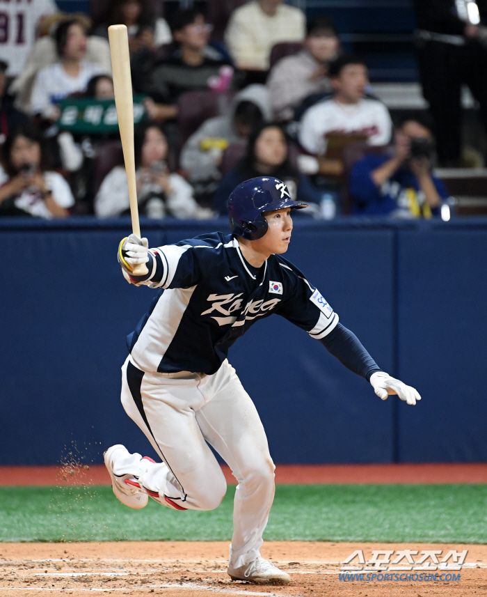 'Probably the strongest' Cuban hit all the starters and scored eight consecutive hitters... Korea 2-0 → 13 to 3, 2 consecutive wins. 'Ryu Joong Il-ho'Premier 12 semifinal hopes revealed
