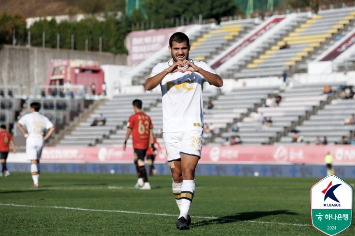 'Kim Shin-jin's debut goal  Byun Kyung-joon's 1 goal - 2 assists' E-Land won 3-0 against Gyeongnam...Foundation's 2nd PO line confirmed  secured at least 3rd place 'Dan's best performance'