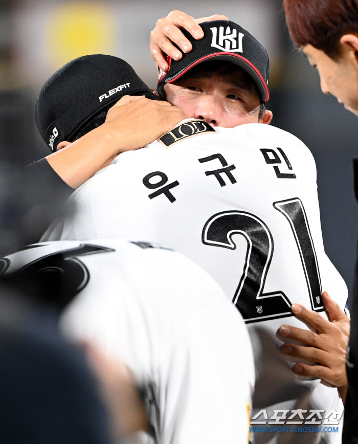 ''At the age of 40, he signed a 700 million contract, writing a new history in the KBO.' Behind the scenes of Woo Kyu-min's first FA contract 'The reason why I applied for the third FA is because'