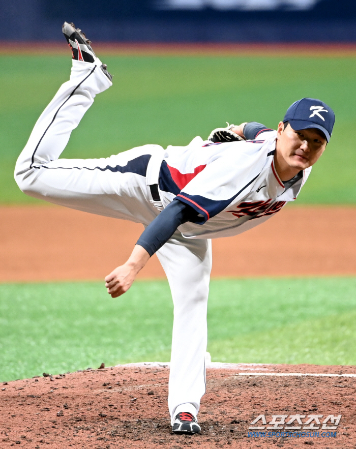 'Dream bullpen'12 scoreless in 12 innings... In fact, it's a match between blue and white. Go Young-pyo lost two points and Kwak Bin lost one point. The national team lost to Sangmu 1-2