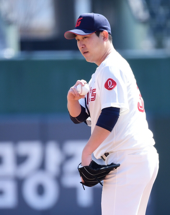 The heyday that came to my 30th → elbow surgery at the peak'Baseball life? It's not time to give up yet.' Lee In-bok's sincerity to leave Lotte. 