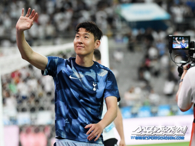 How much money do you earn because of Son Heung-min...'950 billion in revenue' Tottenham extend one year because they don't want to raise their salary → Tottenham native also opposes to offer a re-signing'