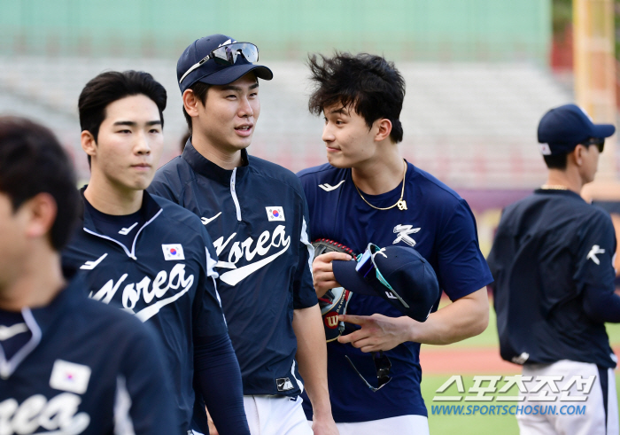 'Who was selected for the Taiwan match?' The question mark of local reporters, the answer given by director Ryu Joong-il