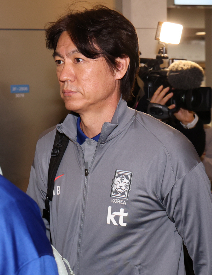 Hong Myung-bo's 16-hour long run is over 'Final Battleground'Arrived in Kuwait'The goal is only to win!'