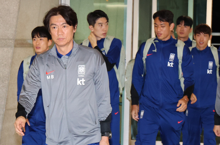 Hong Myung-bo's 16-hour long run is over 'Final Battleground'Arrived in Kuwait'The goal is only to win!'