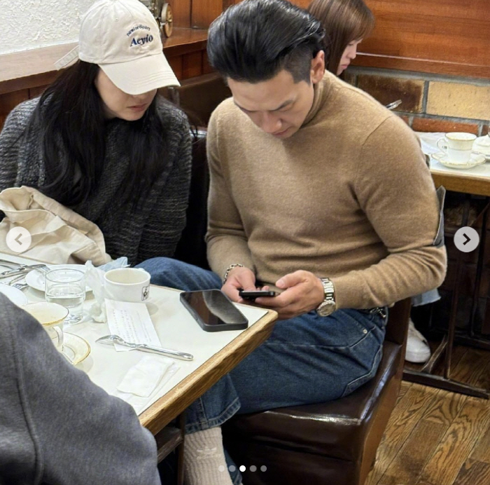Rain and Kim Tae-hee Spotted in Japan, Showing ‘Honeymoon Glow’