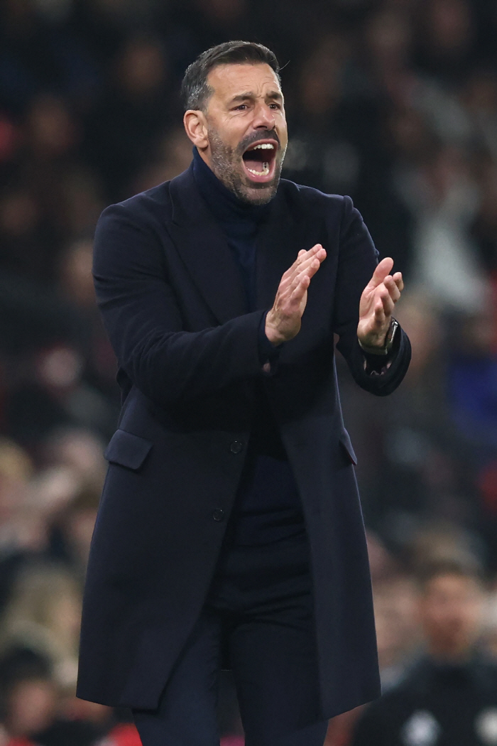 'This makes me worried?' Manchester United's rapid rise after hitting Tenhach, legend Van Nistelrooy's presence ↑