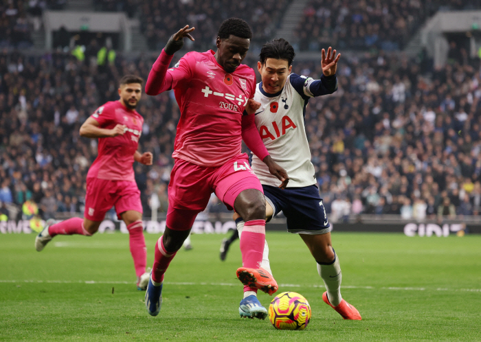 What a humiliation! Son Heung-min 'Shooting 4 times  Key Pass 2 times'Battle →'Spurs lose to the first win' Tottenham, promotion team Ipswich 1-2 shock defeat...Fall to 10th place in the league