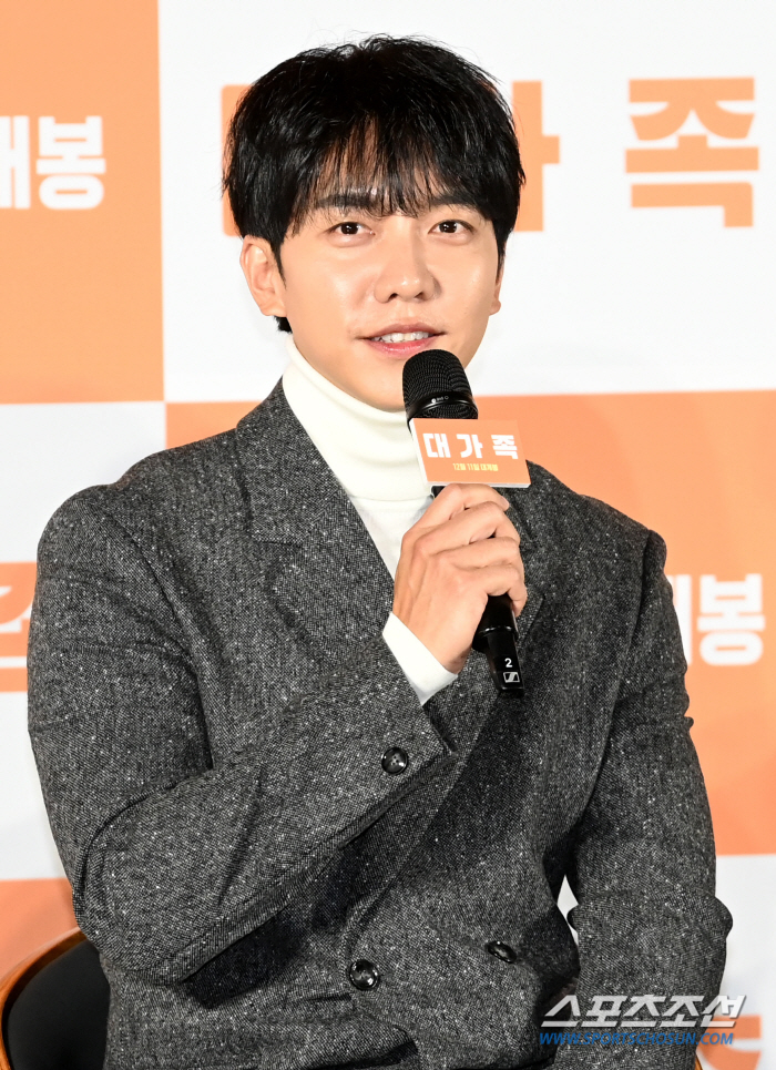 Lee Seung-gi Addresses Personal Controversy 'My In-Laws' Matters Are Separate'