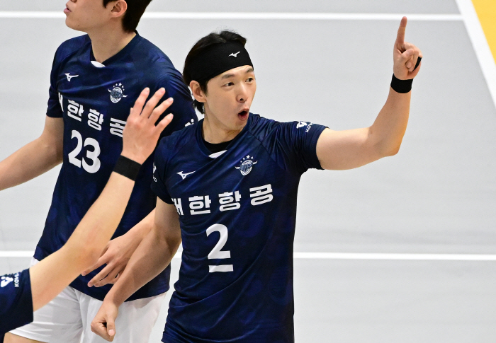 The national setter effect? 'Winning foreigners' with wings! 'Maxim Kim Min-jae 35 points joint venture'Korean Air wins KB and 2R's refreshing first win