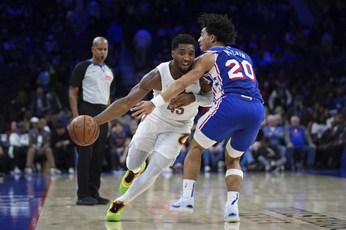 Boston is the best? Cleveland in all 13 games. U.S. ESPN'13 consecutive games, 4 out of 5 teams advancing to the final'