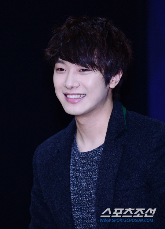 Choi Min-hwan Profits 2.5 Billion Won from Gangnam House Sale Amidst Divorce and Controversy