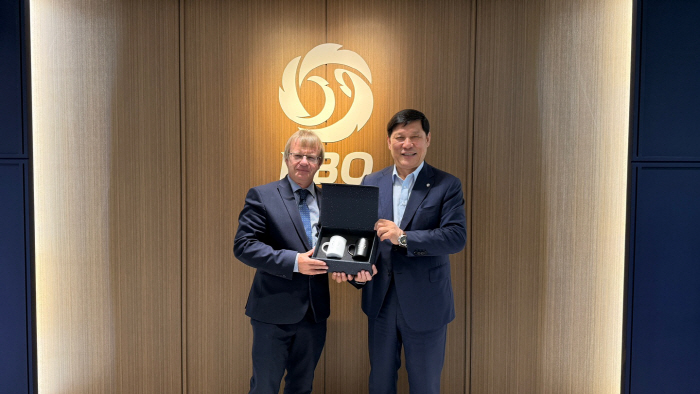 President Hu Jie-yeon met his first opponent at WBC'Request for support and advice to expand the base of baseball'