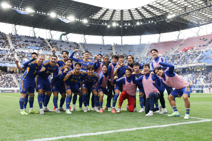 '1 goal, 1 assist → 100 offensive points' 'Retirement'Park Joo-young, Ulsan's 3rd consecutive defeat 'Miracle Drama'Complete victory over Suwon FC 4-2'