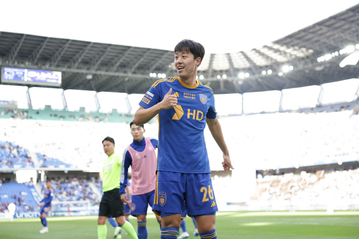 '1 goal, 1 assist → 100 offensive points' 'Retirement'Park Joo-young, Ulsan's 3rd consecutive defeat 'Miracle Drama'Complete victory over Suwon FC 4-2'