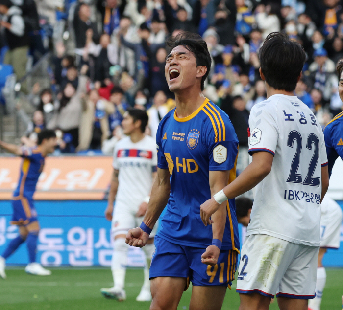 'No. 1 help as a player → 1 goal and 1 help as a coach'Frustrated' Coach Kim Eun-joong, special relationship with Park Joo-young'Bob in Seoul'