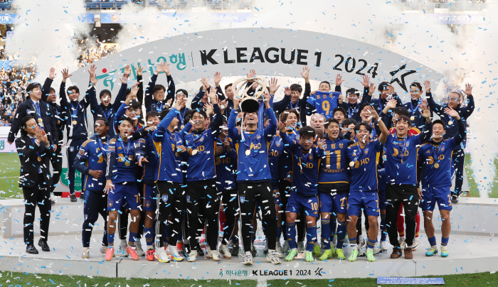 The Taste of Football HD Hyundai Executive Vice Chairman Chung Kisun Says “I Thought I Would Be Used To It After Three Consecutive Championships”… An Inspiring Future for Ulsan HD as it Builds a new Dynasty