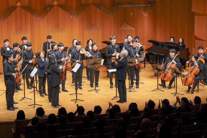 'We become one with music' Special Olympics Korea holds a year-end concert for people with developmental disabilities 'Special Harmony'