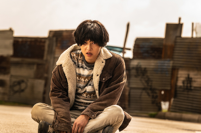 Song Joong-ki Unveils Complex Character in 'Bogota City of the Lost'