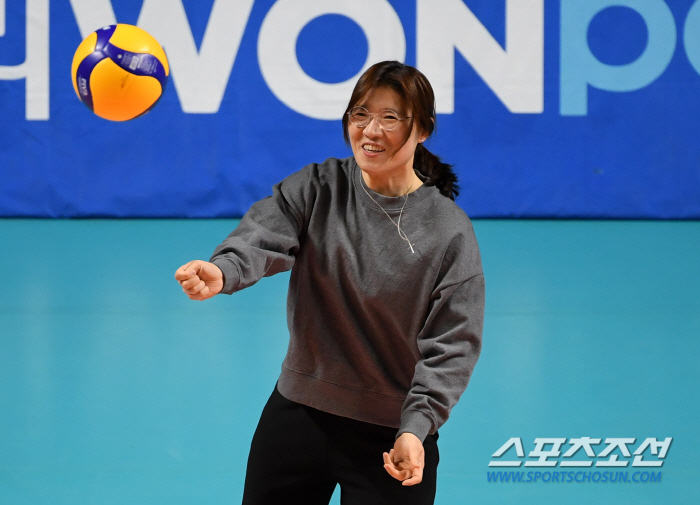 Kuk University OH's fatal mistake'Kim Ji-han Han Tae-joon's strong performance'Woori Card won 2 consecutive games, caught KB Insurance & came in 3rd place'Jump'