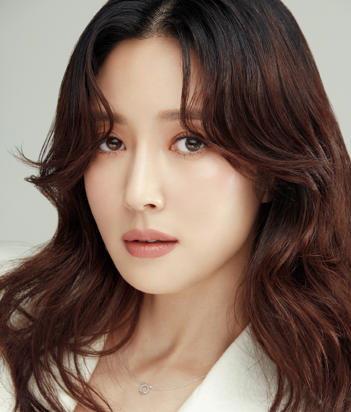 Wang Bit-na is turning into a single mother in her second year of divorce (yes, let's divorce)