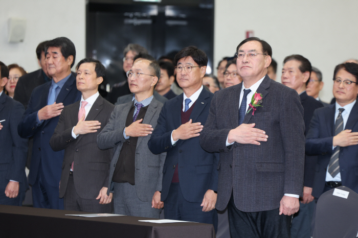 Ha Hyung-joo, Chairman of the Sports Promotion Foundation 'We will endeavor to expand support for school sports and strengthen the capacity of the public corporation.'How did you end up with 'about the crisis of the Korean Olympic Committee'?'