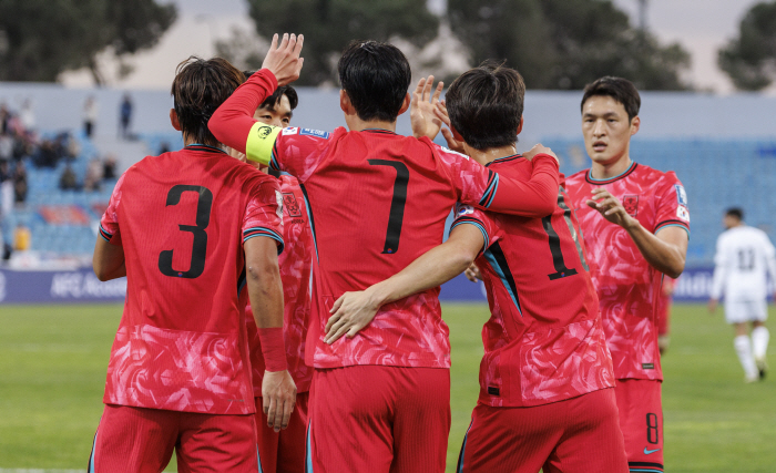 Aftermath of the draw against Palestine' South Korean soccer dropped one place to 23rd in FIFA rankings...Asia's No. 1 ranking is Albon, and Indonesia's 4 steps 'Up'