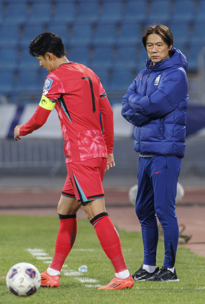 Aftermath of the draw against Palestine' South Korean soccer dropped one place to 23rd in FIFA rankings...Asia's No. 1 ranking is Albon, and Indonesia's 4 steps 'Up'