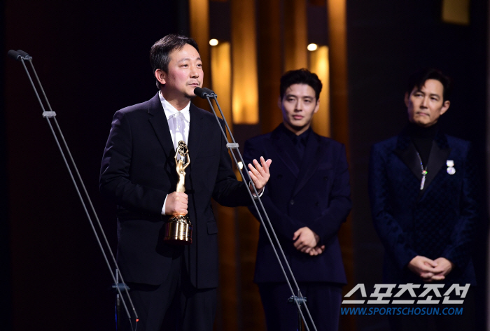  Director Jang Jae-hyun won the Blue Dragon Film Award for Best Director