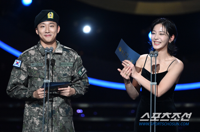  Hong Sabin-Seol-in 'Balance between a soldier and an actress'
