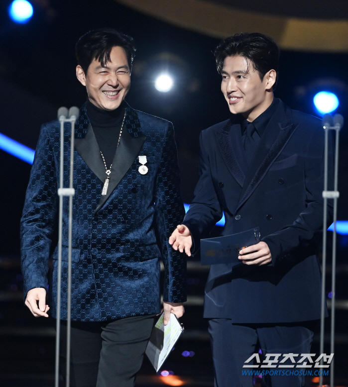  Lee Jungjae - Kang Ha-neul, happy moment