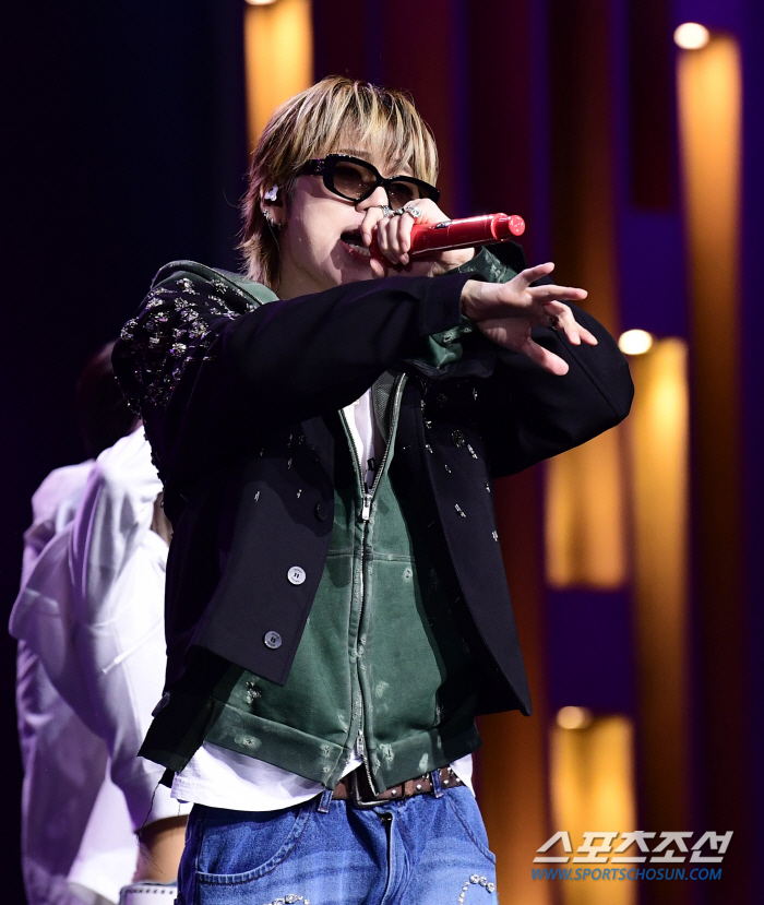  Zico 'Powerful celebratory stage'