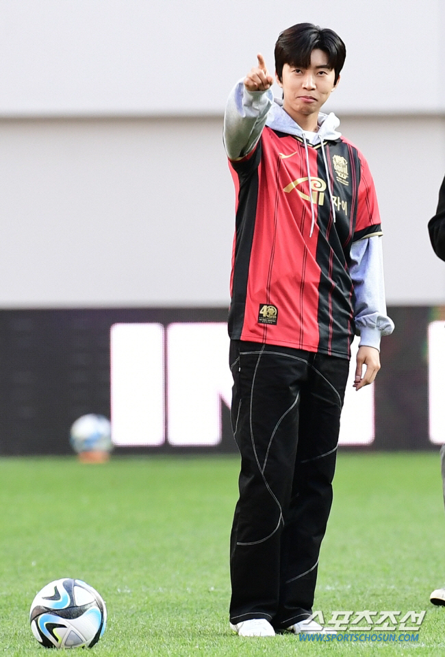 As expected of Lim Youngwoong...Charity Football Championship proceeds of 1.2 billion in huge donation 