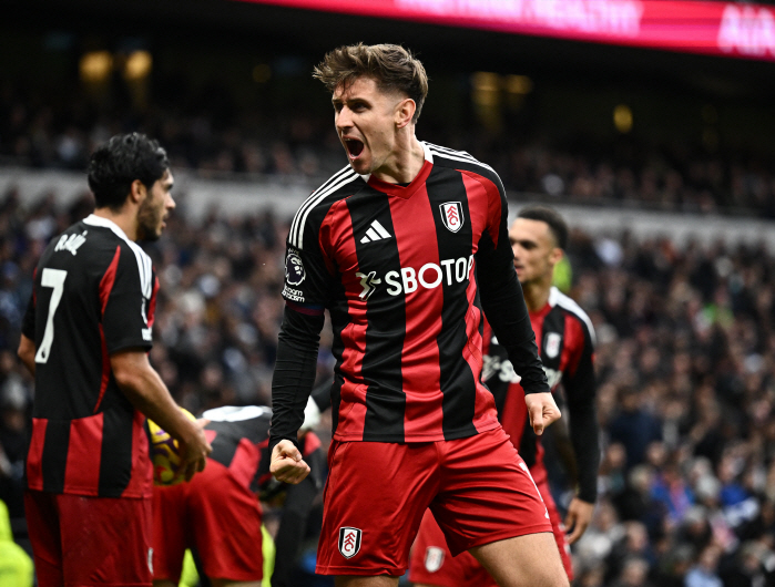 'Son Heung-min full time' Tottenham draw 1-1 against Fulham with 10 players