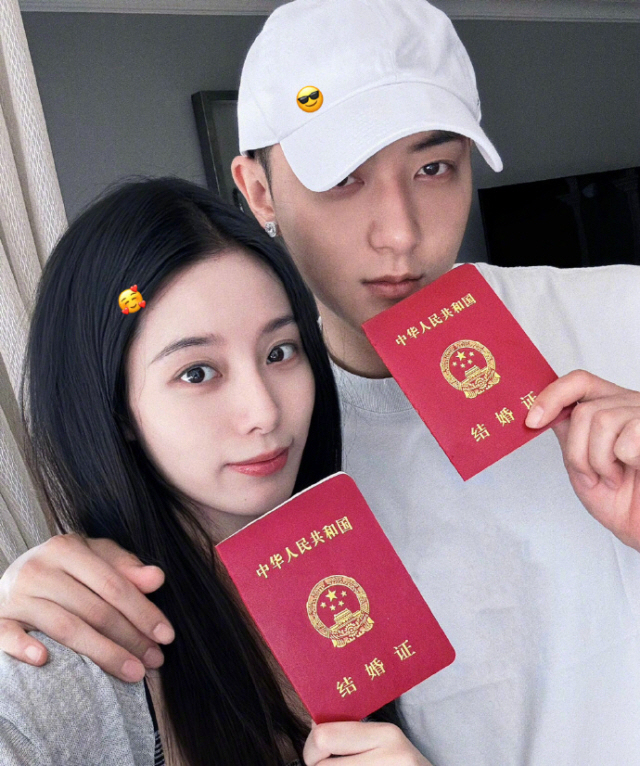 Ex-EXO member Tao, a former SM trainee, and a marriage registration...♥Disclosure of couple's ID