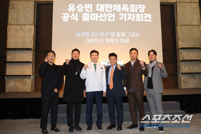 'The 42nd KOC presidential election, a 42-year-old Yoo Seung Min is running for office!' Former IOC member Yoo Seung Min officially declared his candidacy