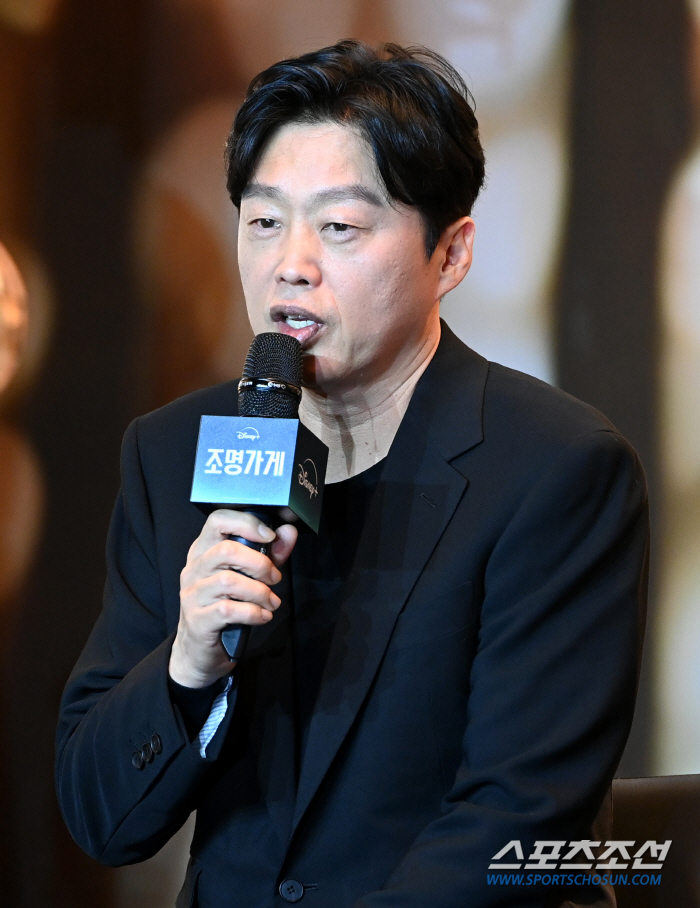  Director Kim Heewon directed 