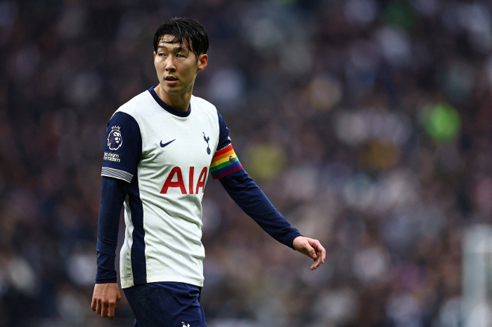 'Failure to re-sign  blessing in disguise?' Son Heung-min, followed by Warsaw 'Dream Club'...Manchester United manager Amorim personally requests SON