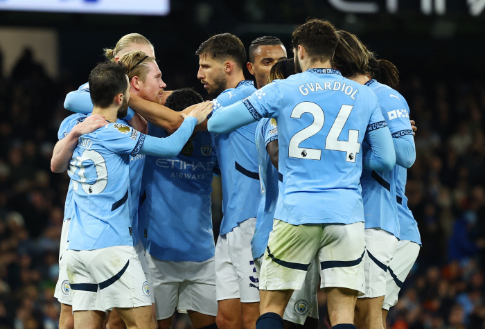 Rumors of a 'director feud' Derbroughner returns as Manchester City's savior and will Guardiola hurt himself
