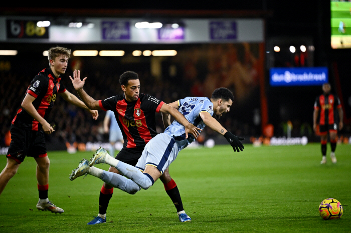 'Son Heung-min's bench standby' Tottenham 0-1 Bournemouth ends in the first half. Frustrating attack, set piece loss still