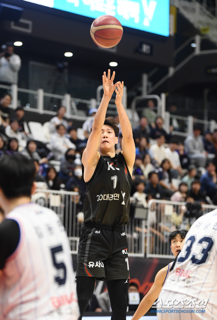 'Park Joon-young's dramatic buzzer beater' Suwon KT, which was 12 points behind, caught Busan KCC 60-58'Jump for 3rd place alone'