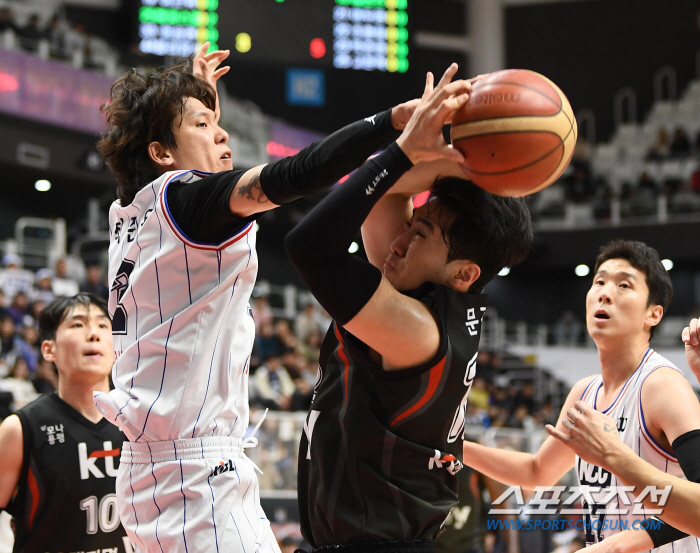 'Park Joon-young's dramatic buzzer beater' Suwon KT, which was 12 points behind, caught Busan KCC 60-58'Jump for 3rd place alone'